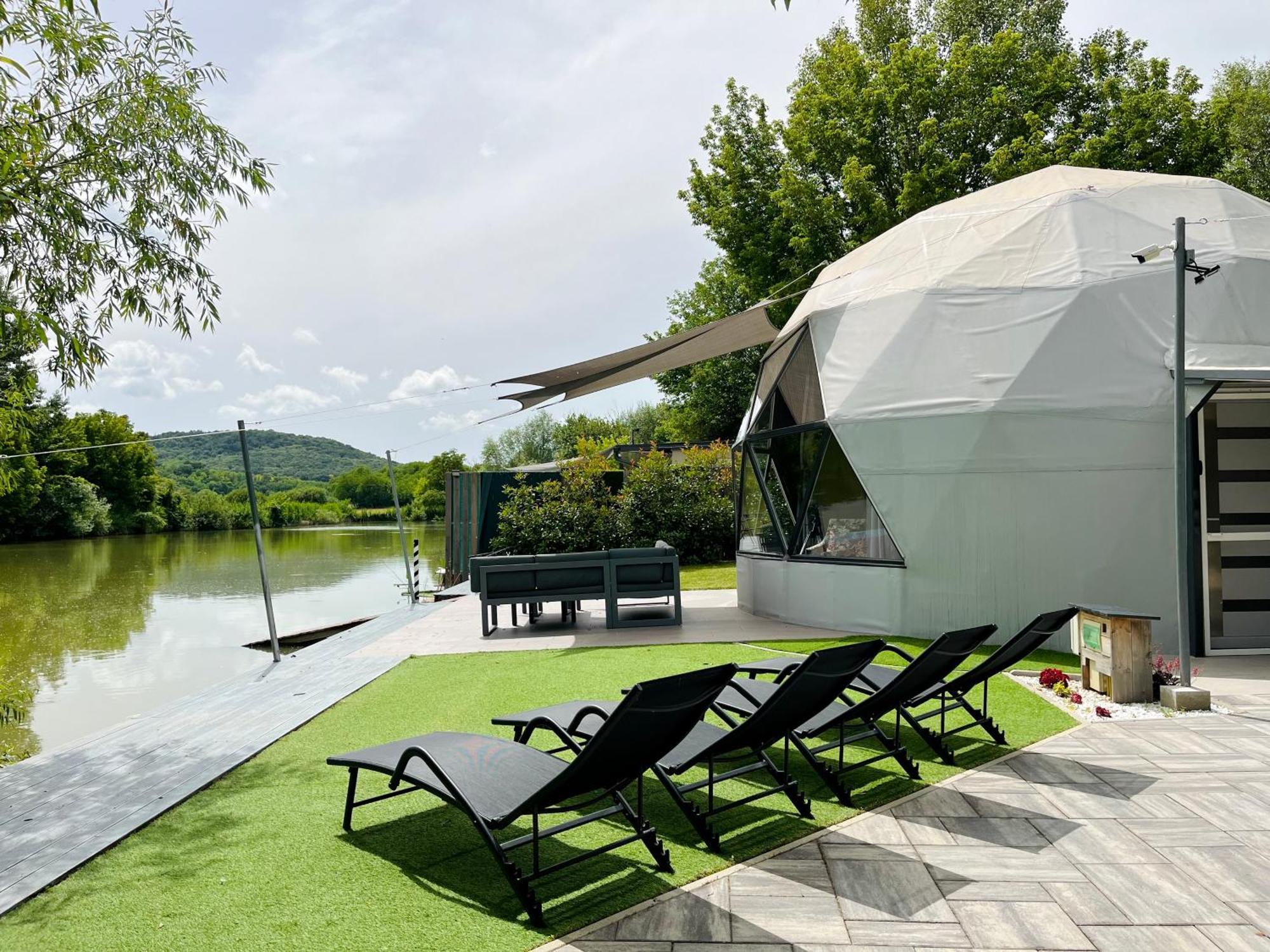 Domeglamping At Fishinglake Ságvár Exterior foto